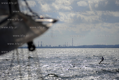 Zatoka Gdanska. Katamaran Gemini 3, na ktorym Roman...