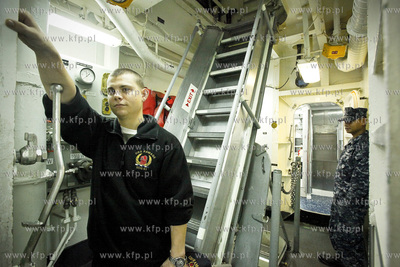 Zatoka Gdanska. Okret Marynarki Wojennej USA, USS RAMAGE...