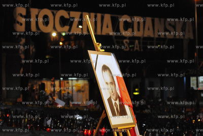 Uczestnicy mszy sw. odprawionej w Kosciele Sw. Brzgidz...