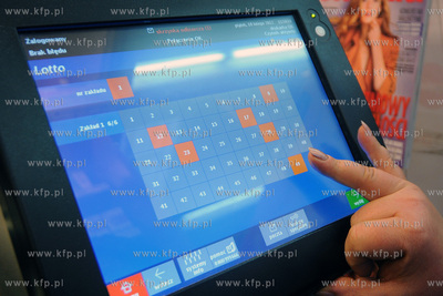 Gdynia, ul. Unruga. Kolektura 8/766 w salonie Inmedio,...