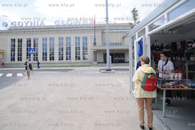 Dworzec kolejowy Gdynia Glowna oddany do uzytku po...