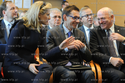 Podpisanie porozumienia miedzy Grupa LOTOS SA i Polskim...