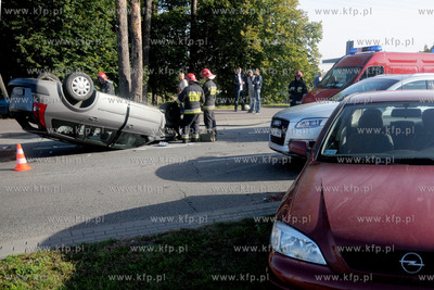 Trzy samochody zderzyly sie na Drodze Krajowej nr 6...