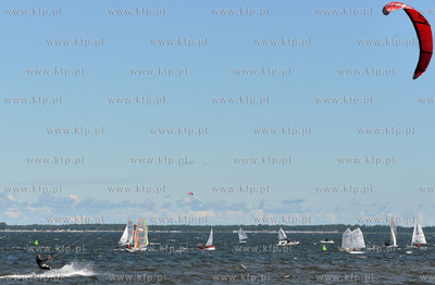 Wakacje w Pucku. Kitesurfing 20.07.2013 fot. Andrzej...