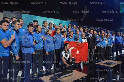 W ostatnim dniu odbywajacych sie w Hali Sportowo -...