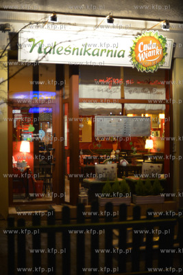 Gdynia. Centrum miasta wieczorowa pora. Nz. Ulica Abrahama...