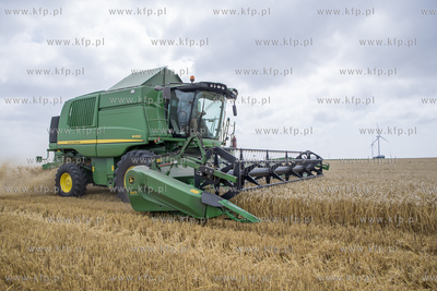 Żniwa we wsi Lignowy w powiecie Tczewskim na Kociewiu.
30.07.2019...