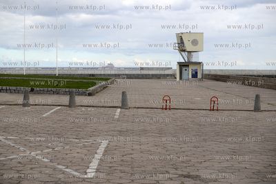 Gdynia w czasie epidemii koronawirusa COVID-19. Zamkniete...