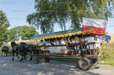 I Paradny przejazd wozami drabiniastymi do siedziby...