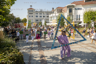 Sopot. Marsz dla zdrowia psychicznego i przejście...