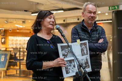 Gdańsk, Centrum Handlowe Manhattan. Spotkanie promocyjne...