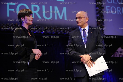 Gdansk, GLOBE FORUM 2009. Nz Pawel Olechnowicz - prezes...