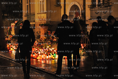 Zaloba po katastrofie samolotu prezydenckiego pod Smolenskiem....