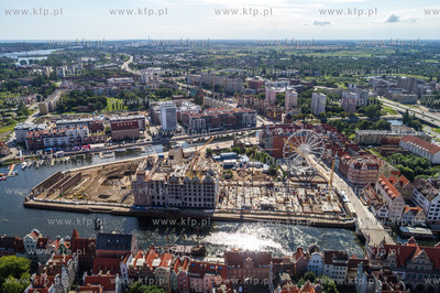 Gdańsk, Wyspa Spichrzów, a na niej nowe inwestycje....