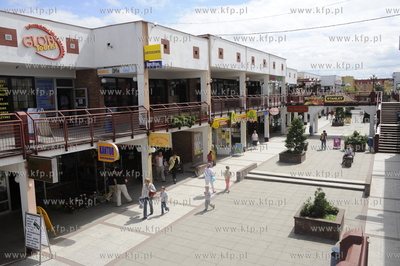 Pierwszym centrum handlowym na gdanskim Chelmie byly...