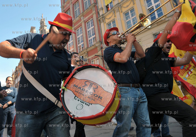Ulice Dluga i Dlugi Targ w Gdansku dzien przed meczem...