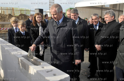 Banino, ul. Tuchomska. Uroczystosc wmurowania kamienia...