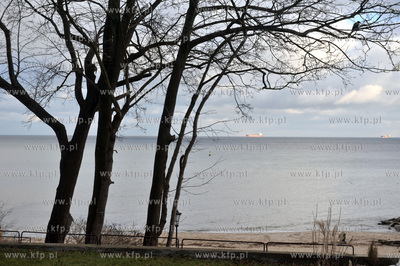 Zatoka Gdanska - widok od strony plazy w Gdyni Orlowie.
05.01.2015
Fot....