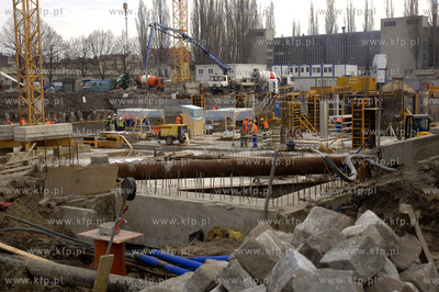 Gdansk. Budowa apartamentowcow na ul. Szafarnia. 13.04.2008...
