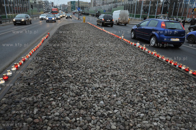Dzien Zolnierzy Wykletych. Akcja palenia zniczy na...