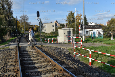 Gdańsk - Orunia. Przejście przez tury od ul. Głuchej...