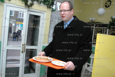 Prezydent Gdanska Pawel Adamowicz jest czestym bywalcem...