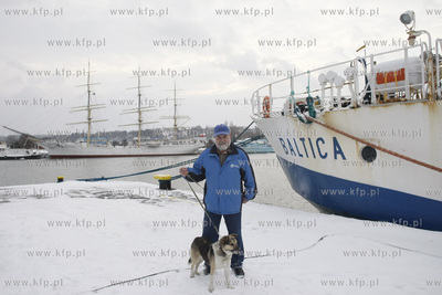 Gdynia. Pies uratowany w poniedzialek na Zatoce Gdanskiej...