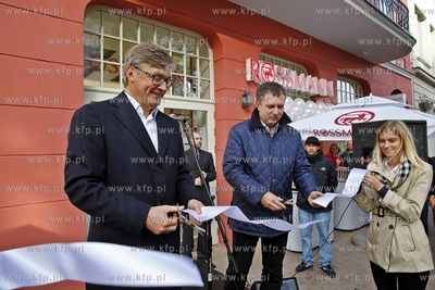 Otwarcie sklepow H&M i Rossmann na ul. Bohaterow Monte...