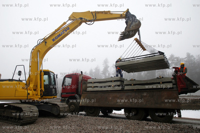 Ukladanie torow Pomorskiej Koleii Metropolitalnej na...