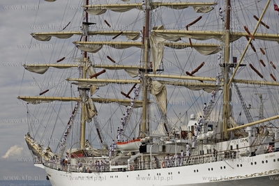 Powrót żaglowca Dar Młodzieży z
ostatniej, tegorocznej,...