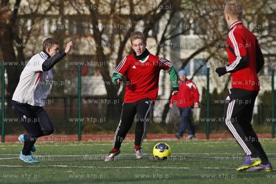 Gdansk Zaspa. Pilkarski turniej dzikich druzyn Do przerwy...