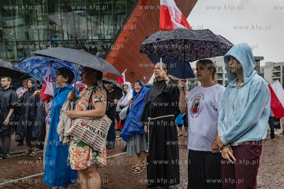 Protest pod Muzeum II Wojny Światowej przeciwko usunięciu...