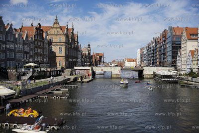 Gdańsk. Widok na Zielony Most. Podczas ciepłego majowego...