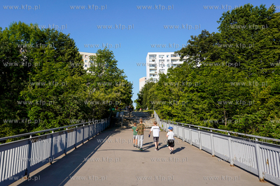 Gdańsk, Suchanino. Kładka dla pieszych nad ul. Powstańców...