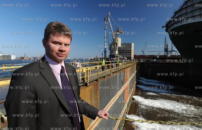 Ostatnie wodowanie w Stoczni Gdynia SA. 196-metrowy...