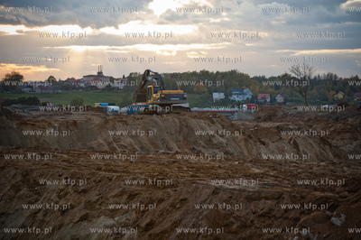 Gdansk. Budowa wezla drogowego Karczemki i trasy WZ....