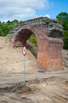 Gdansk. Dolne Migowo. Znajdujace sie na trasie budowy...