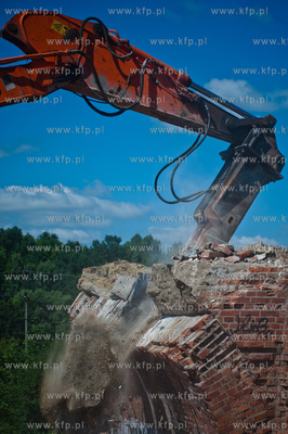 Gdansk. Wyburzanie wiaduktu przy ul. Ogrodowej, ktory...