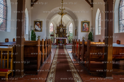 Kosciol parafialny Sw. Franciszka Ksawerego w Przywidzu.
04.08.2015
fot....