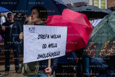 Gdańsk. Manifestacja Komitetu Obrony Demokracji pod...