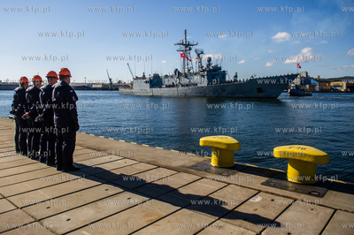 Port Wojenny w Gdyni Oksywiu. Przywitanie powracających...