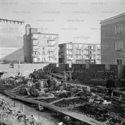 Budowa bloków na ulicy 22 lipca ( obecnie Niepodległości...