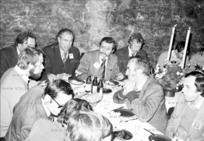 Obiad dzialaczy NSZZ Solidarnosc. Nz miedzy innymi...