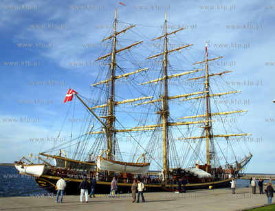 Wizyta zaglowca George Stage - najmniejszego pelnorejowca...