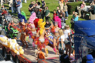 Skwer Kosciuszki Gdynia. Tancerki z zespolu X-Ray z...