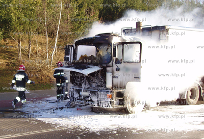 Pozar samochodu ciezarowego na ul. Chwaszczynskiej...