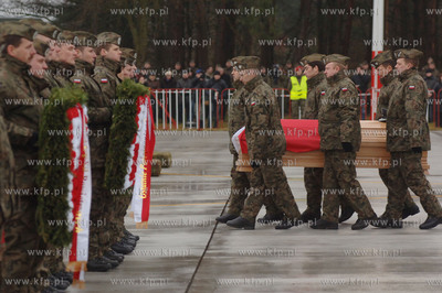 18.02.2008 SWIDWIN (Zachodniopomorskie) Na lotnisku...