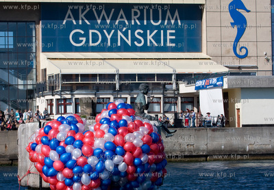 Gdynia, odsloniecie rzezby chlopczyka dyrygującego...