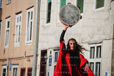 Trzynasta edycja Miedzynarodowego Festiwalu Teatrow...