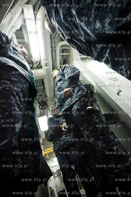 Zatoka Gdanska. Okret Marynarki Wojennej USA, USS RAMAGE...